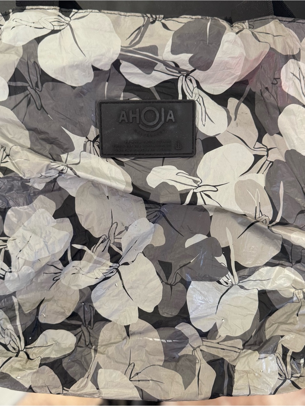 ALOHAS Black, White and Gray Floral Tote